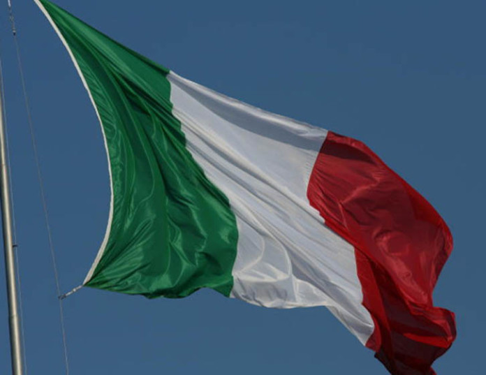 http://www.centumcellae.it/wp-content/uploads/2016/08/bandiera-italiana-lutto-696x537.jpg