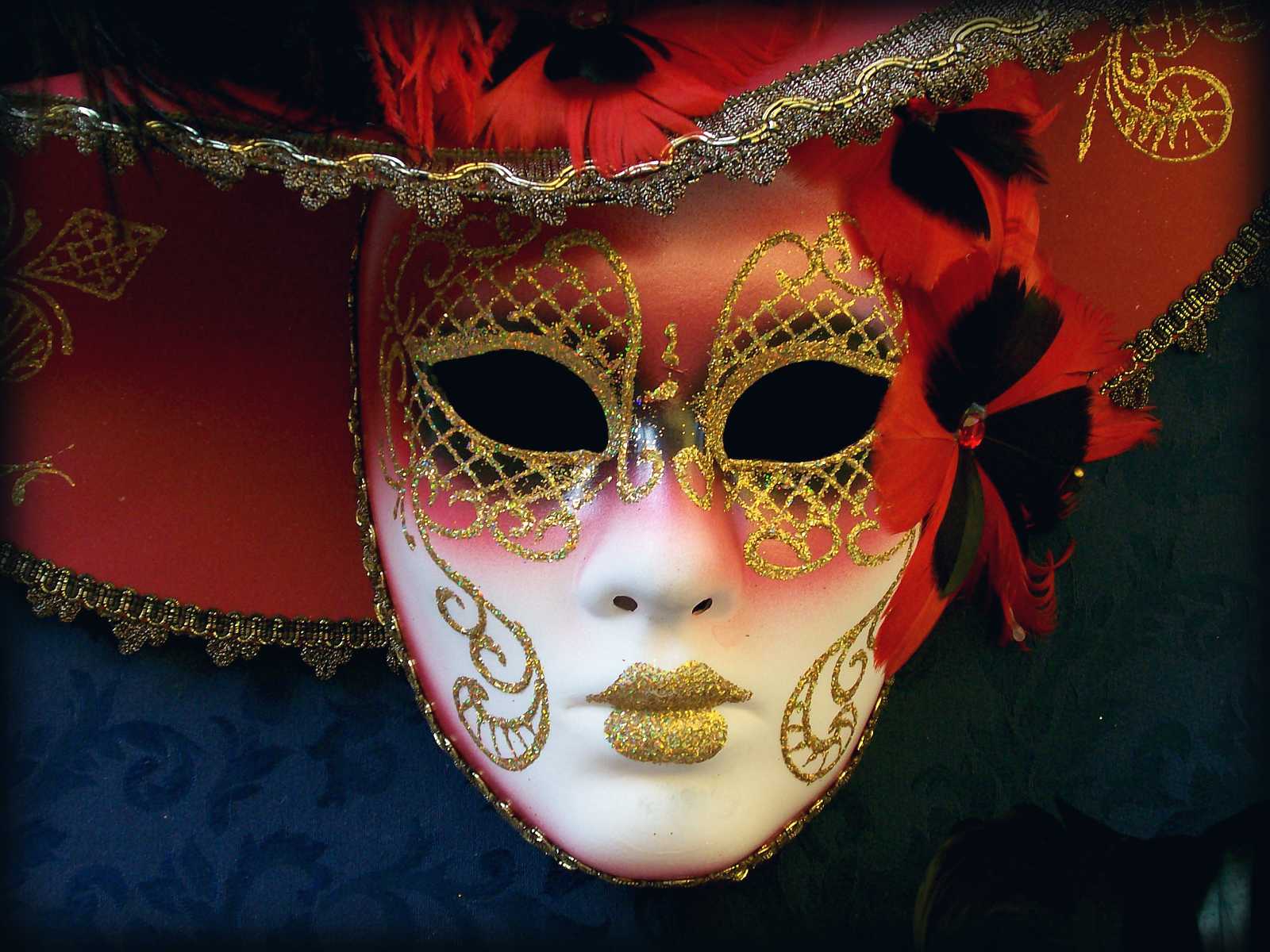 Красивая маска фото. Театральные маски. Маска венецианская. Красивые театральные маски. Сценическая маска.