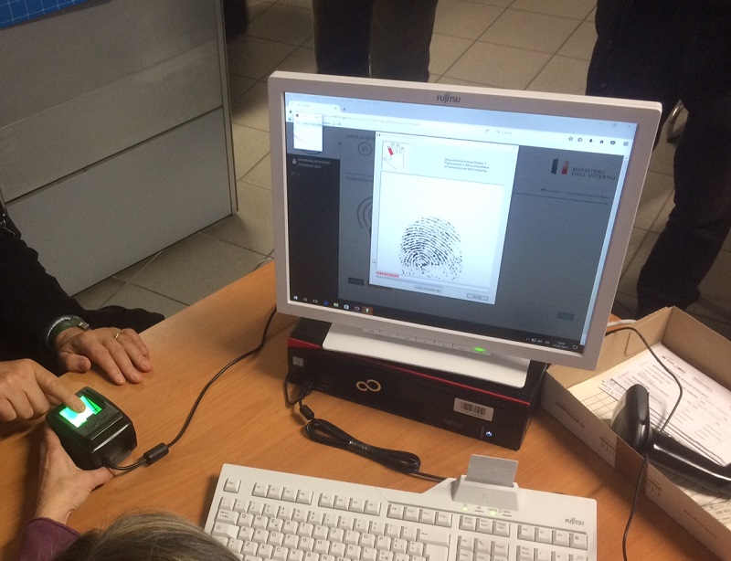 Fiumicino. Via alla carta d'identità elettronica Fiumicino. Via alla carta d'identità elettronica