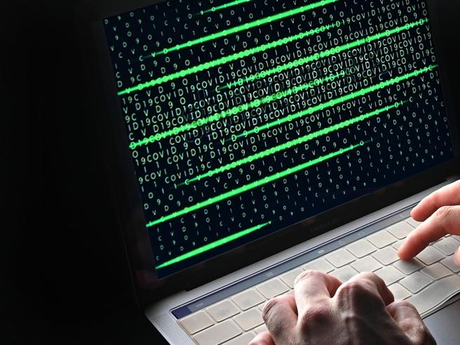 Attacco hacker: non solo prenotazioni, tutti dati fermi